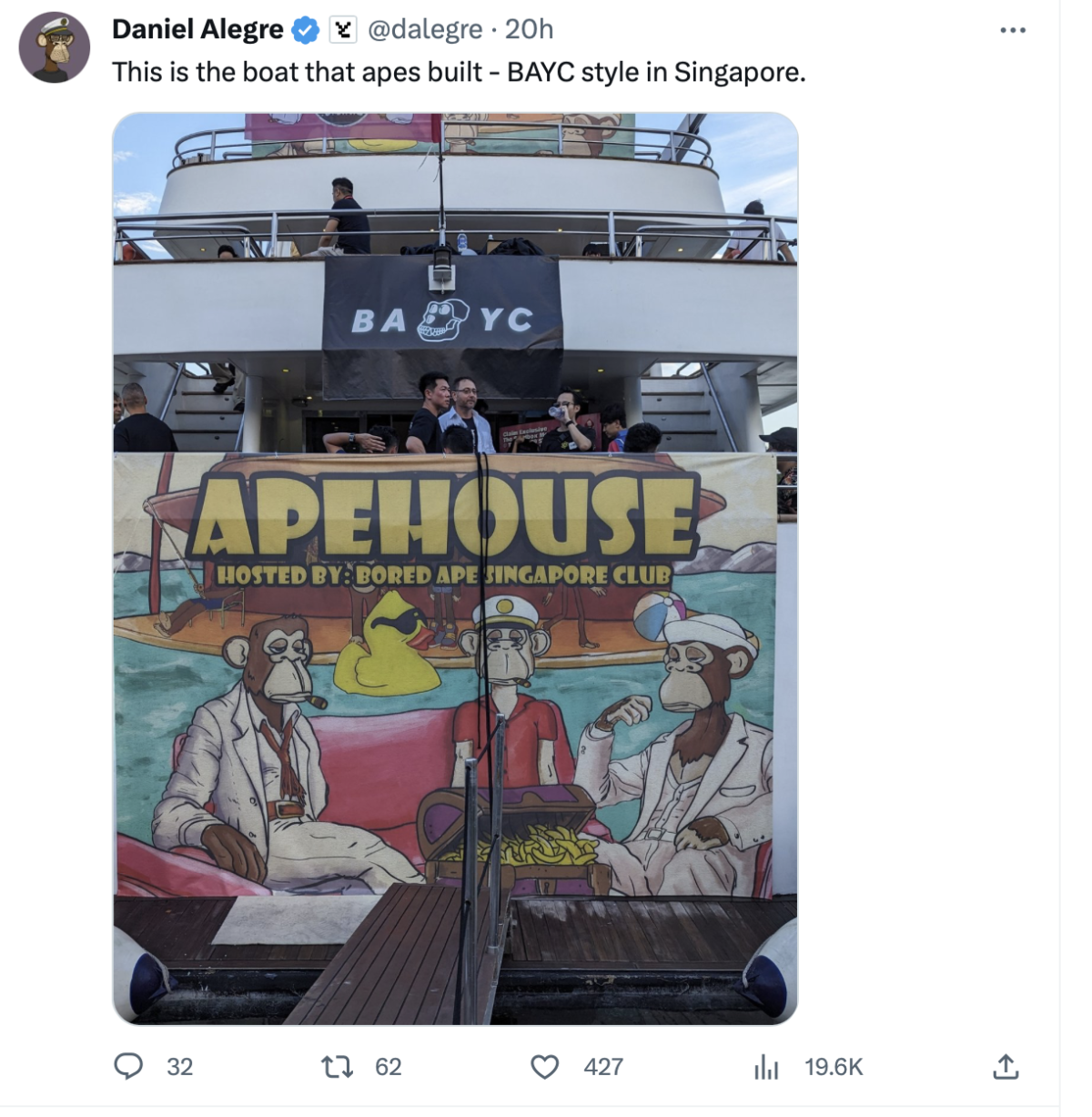 Яхта Apehouse на причале Сингапура. Источник: страница Алегре в X (Twitter)